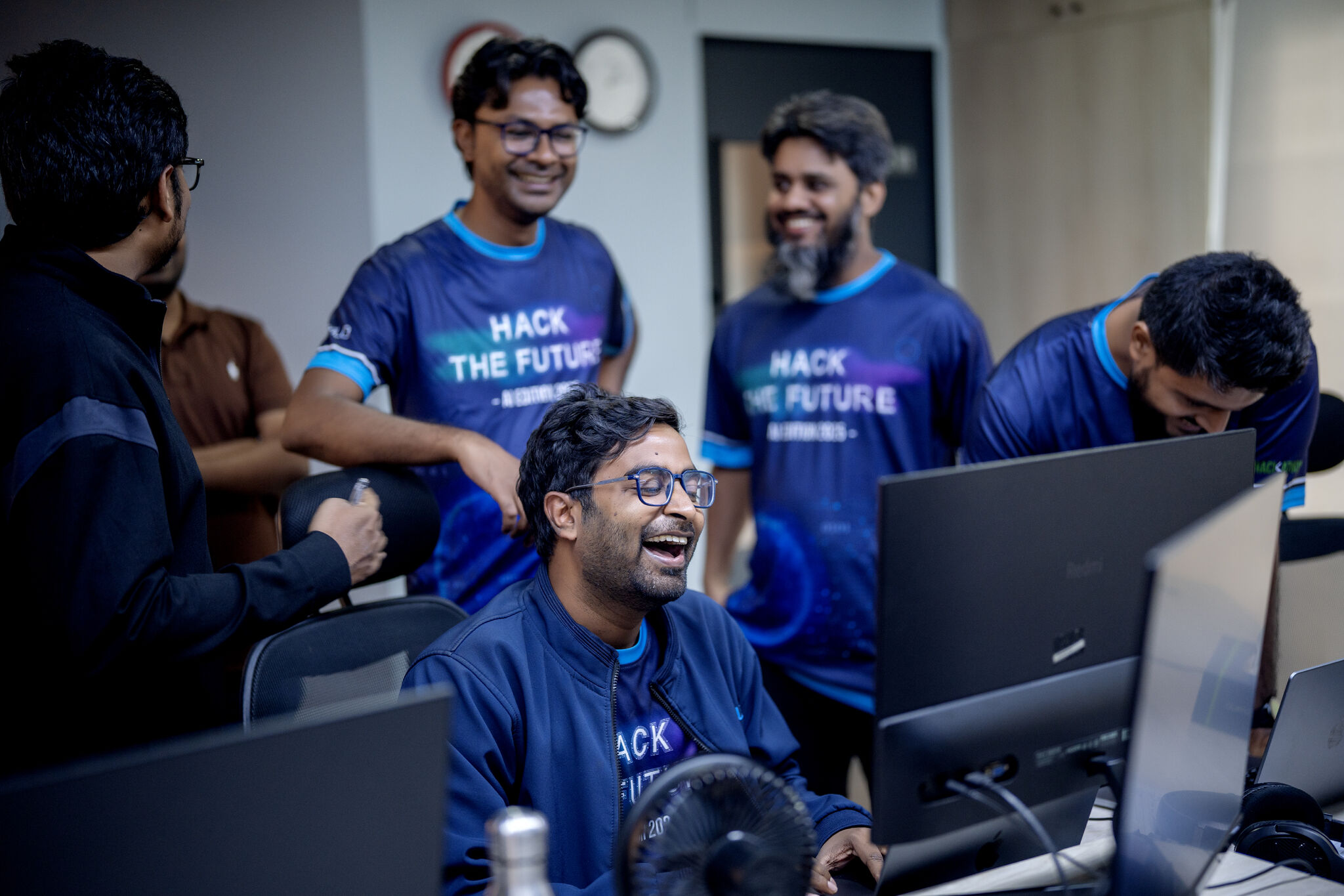Cefalos utviklere deltar på Hackathon i Dhaka.